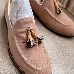 Elegant Tan Suede Loafers with Tassels